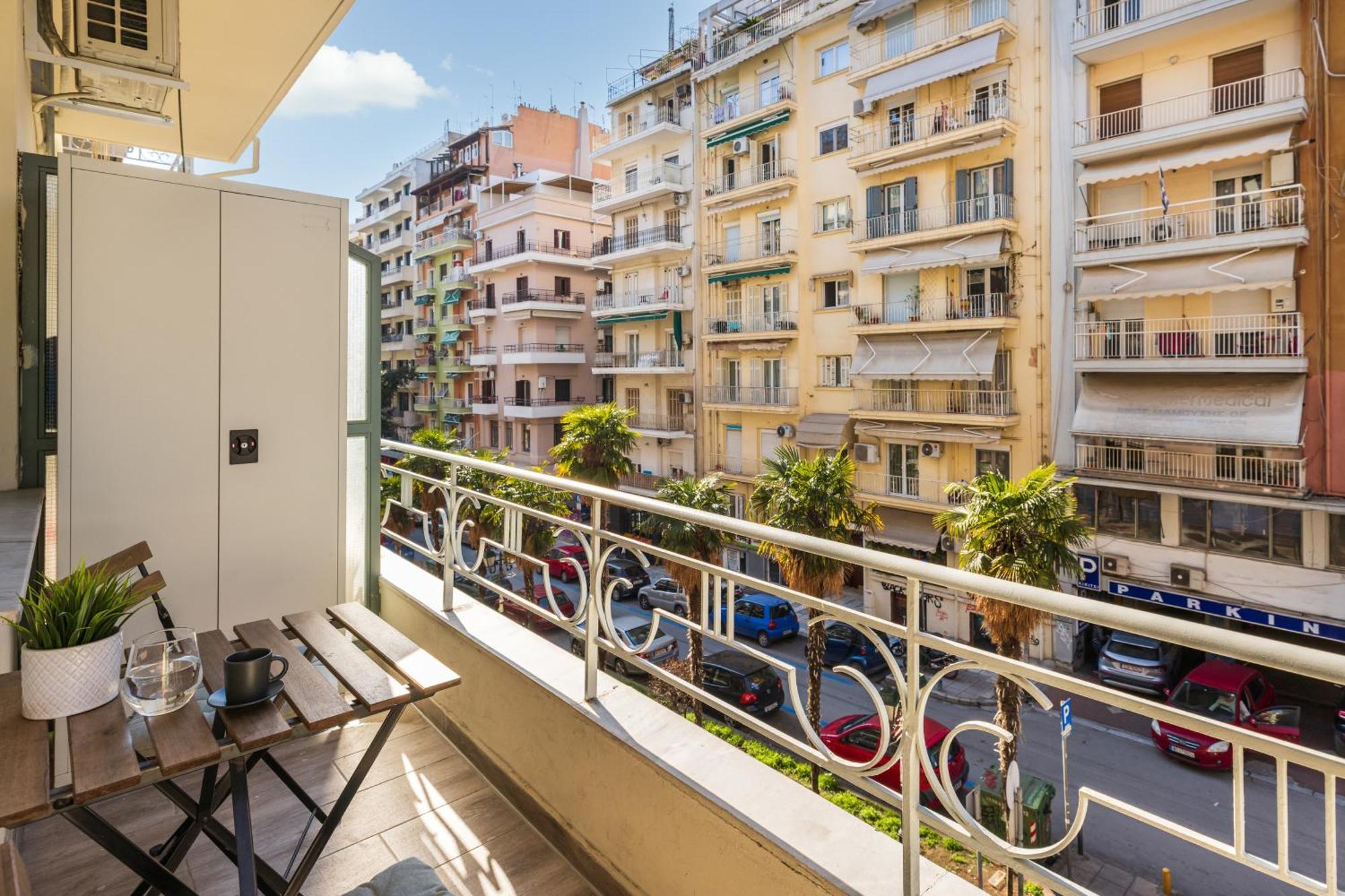 Tropical & Faces By Nest Apartment Tesalonika Bagian luar foto